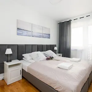 Katowicka By Renters Apartament